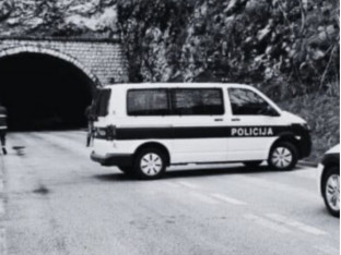 Poznat identitet osumnjičenog za izazivanje teške nesreće u kojoj je stradalo troje mladih