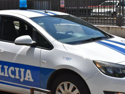 Дојаве о бомбама у три средње школе