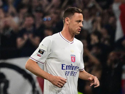 Nemanja Matić pokrio logo na dresu