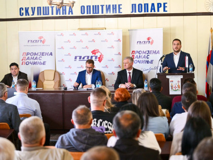 Drinić i Stanivuković u posjeti Loparama