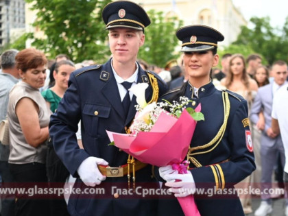 Заблистали будући чувари реда и мира (ФОТО)
