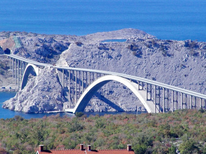 Забрањен саобраћај на Kрчком мосту, упаљен жути метеоаларм
