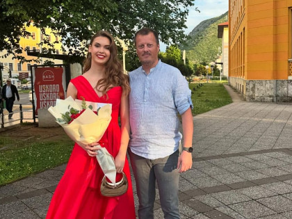 Лана Пудар заблистала је на матурској вечери