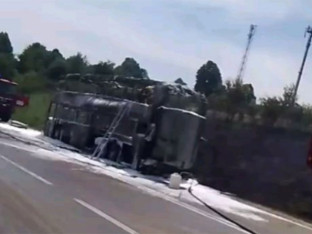 Zapalio se autobus pun đaka kod Boljevca