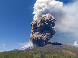 Oblak vulkanskog pepela i  sumpora stigao iznad Balkana!