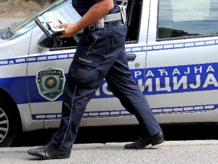Otac sa sinovima ukrao motor povrijeđenom vozaču, svjedoci sve vidjeli – nastala je tuča