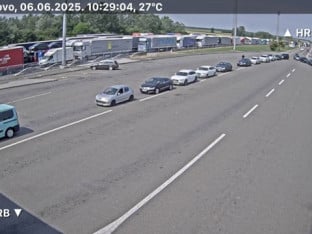 Ispred ovog graničnog prelaza kolona kamiona duga tri kilometra