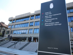 Saslušan tinejdžer koji je izbo vršnjaka kod škole