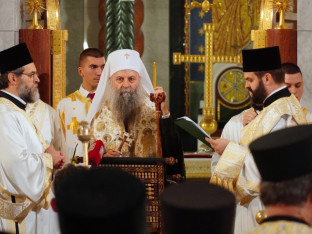 Ispraćene mošti Svetog Save posle liturgije koju je služio patrijarh Porfirije