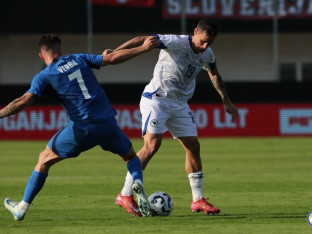 "Zmajevi" poraženi od Slovenije: Nikola Vasilj u prvom planu