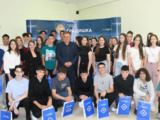 Gradiška: Prijem za vukovce i učenike generacije