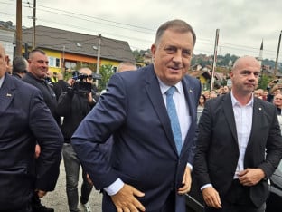 Pravni eksperti: Političko suđenje Dodiku  u zatrovanoj atmosferi