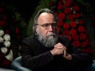 Dugin: Zapad će nastaviti da izdaje i muči Srbe