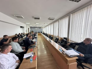 Policija nadgleda sjednice u Tesliću?