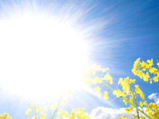 Sunce, pljuskovi i vjetar