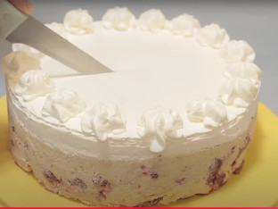 Recept za brzi ljetnji kolač sa keksom i malinama