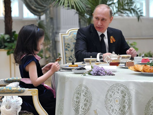 Putinova unuka tečno govori kineski, imala dadilju iz Pekinga