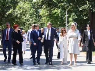 Dodik, Blagojević i Cvijanović u šetnji Banjalukom