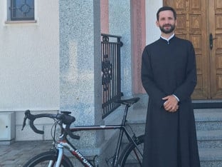 Vjera, volja i brzina: Sveštenik prvak Srpske u biciklizmu