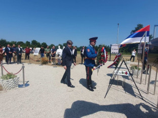 Blagojević obišao aerodrom kod Doboja sa kog su spašavani američki piloti