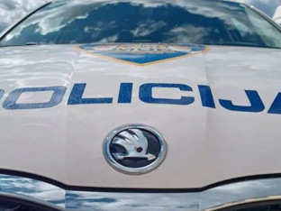 Provalio u kuću i pokušao da ubije muškarca mačetom