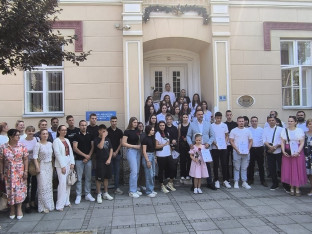 Derventa na zanimljiv način predstavila najbolje učenike (FOTO)