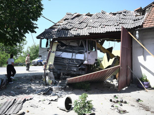 Kamionom sletio sa puta, zabio se u kuću