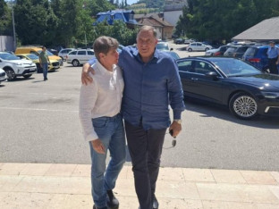 Dodik i Blagojević zapjevali čuvenu srpsku pjesmu (VIDEO)