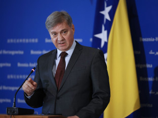 SDA "otkačila" Zvizdića: Ne žele saradnju već njegovu ostavku