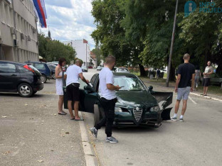 U slupanom automobilu u centru Prijedora zatečen vozač u besvjesnom stanju