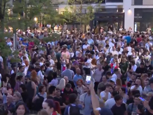 Više od 10.000 ljudi ispred Palate Pravde u Beogradu