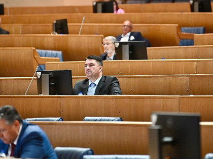 Усвојен закон којим се жели убрзати именовање Вукановића