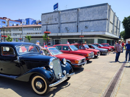Sajam kolekcionarstva u Gradišci: Oldtajmeri mamili poglede