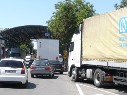 Превозници одустали од сутрашње блокаде граничних прелаза