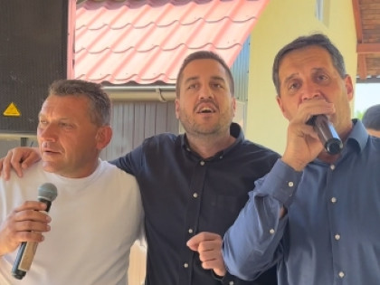 Kako pjeva generalni sekretar PDP (VIDEO)