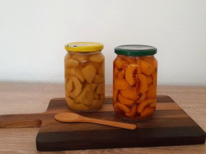 Recept dana: Domaći kompot od kajsija i bresaka