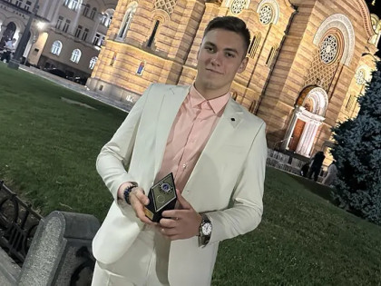 Дамјан Врачар освојио треће мјесто на Балкан Фесту у конкуренцији младих извођача из цијелог региона