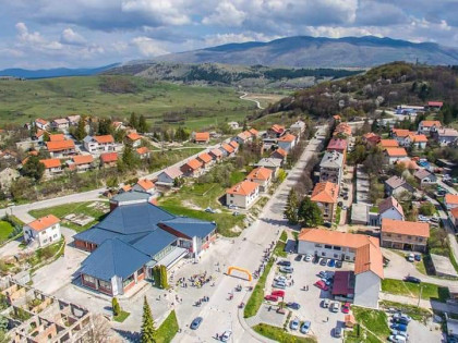 Stanovnici Bosanskog Grahova jedinstveni: Spalionica guma opustošila bi opštinu!