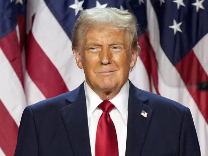 Поново траже Нобелову награду за Трампа