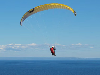 Teško povrijeđen pilot paraglajdera