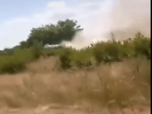Jeziva scena u Zalužanima: Automobil izletio sa staze, vozač prošao bez ogrebotine (VIDEO)
