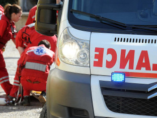 Tragedija: Poginuo muškarac, dvije osobe prevezene u bolnicu