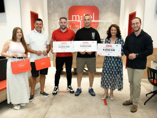 Svečano uručenje nagrada nagradne igre „m:tel i Huawei te vode na more"