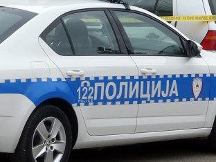 Eksplozija oštetila lokal, dva auta i butik