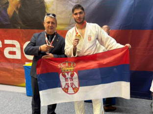 Ždrale se okitio zlatom u Pragu