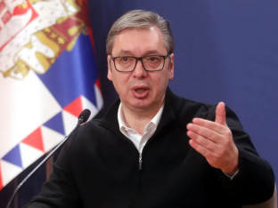 Vučić: Advokati i lekari nemaju pravo da tuku policiju i blokiraju puteve