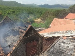 Nastavlja se gašenje požara na Leotaru