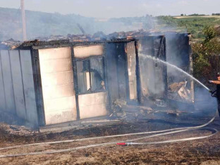 Požari na KiM: Uništena ambulanta, izgorjele kuće povratnika