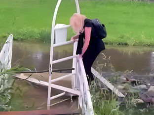 Novinarka 19 godina ilegalno živjela na splavu u Beogradu, pa joj rekli da mora da se iseli