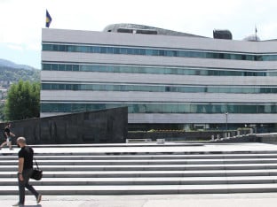 Bježanija iz državne službe!